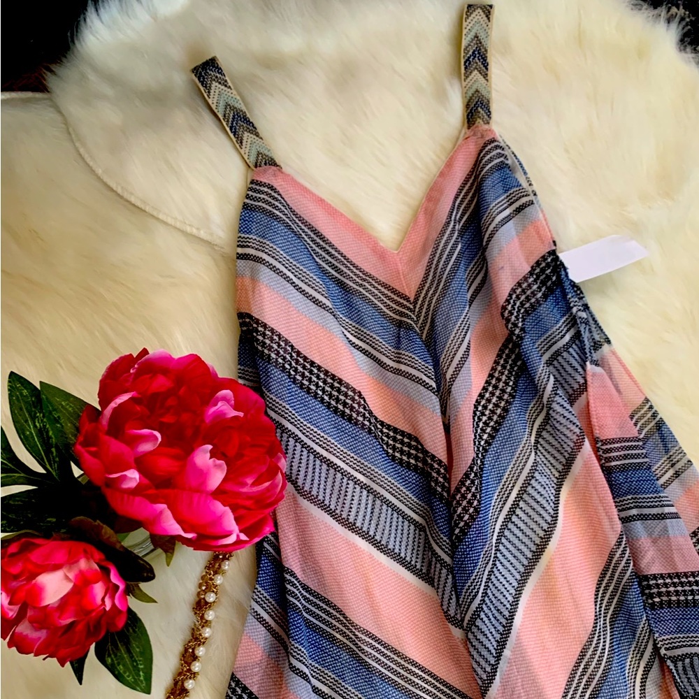 NWT V-neck summer dress SIZE S